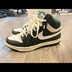 Nike court force mid